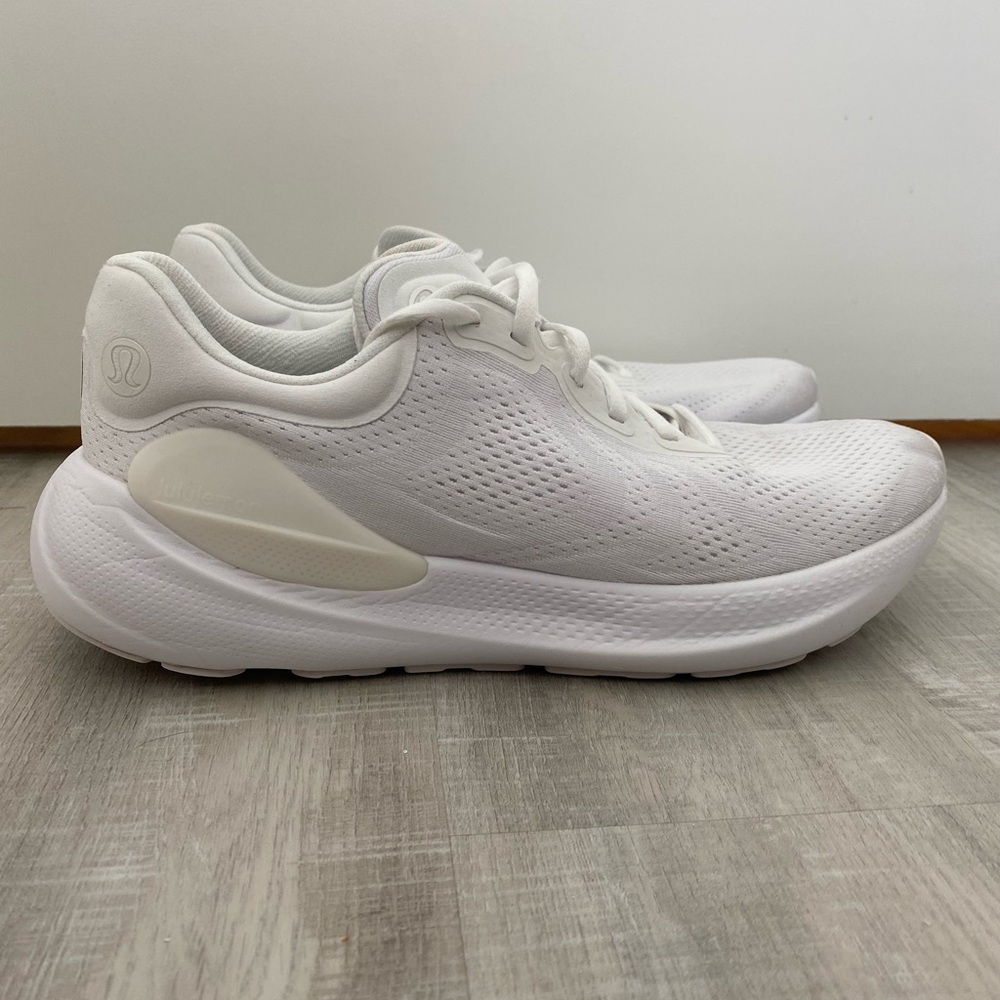 Lululemon Men’s White Beyondfeel Running Shoe